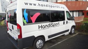 Gros plan sur le véhicule